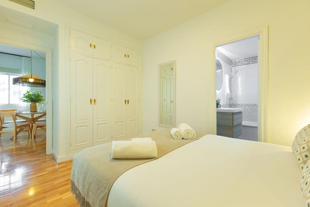 Triana Deluxe By Valcambre Apartamento Sevilha Exterior foto