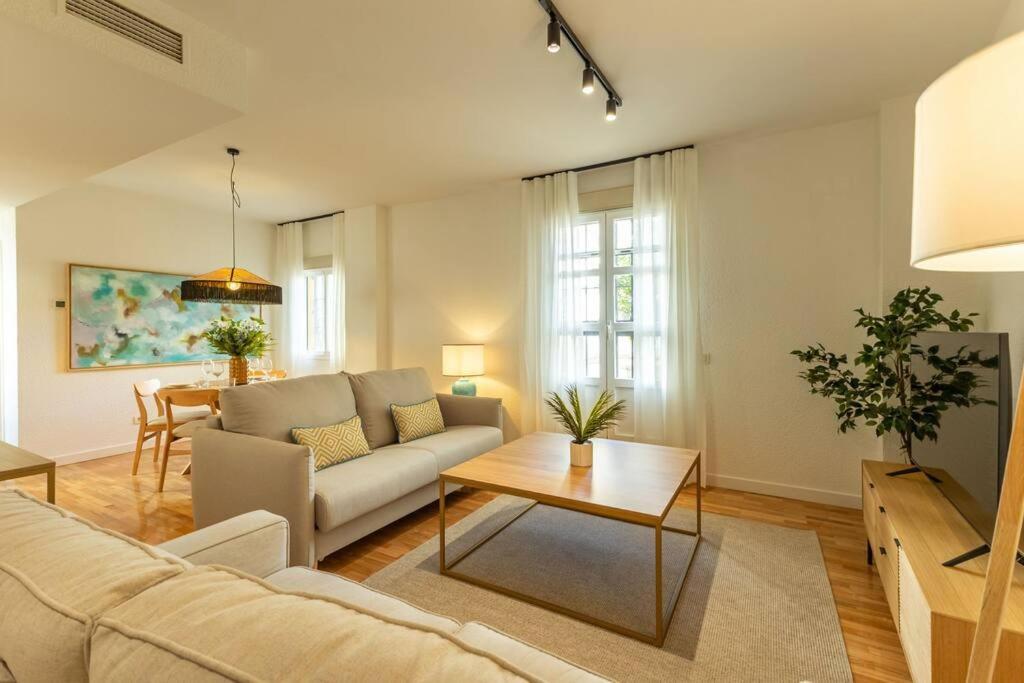 Triana Deluxe By Valcambre Apartamento Sevilha Exterior foto